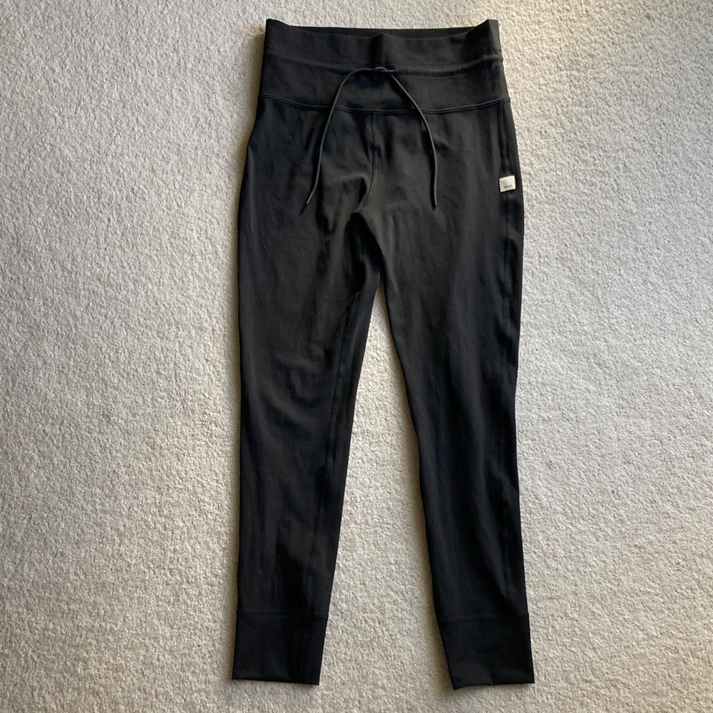 Vuori daily leggings- like new